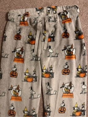 Snoopy/ Peanuts Halloween Fuzzy Pajama Pants